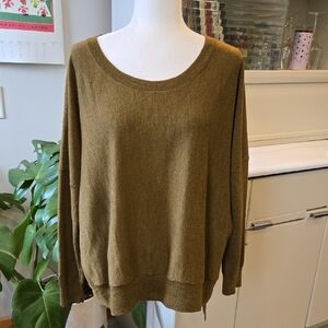 Excellent Condition Eileen Fisher Olive Green Merino Sweater Size Large